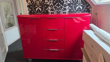 Kast van hoge kwaliteit kleur rood, graag demonteren o, Enlèvement, Comme neuf
