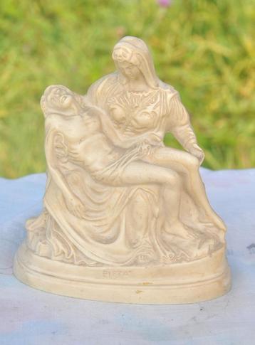 statue en resine reproduction de la pieta  beschikbaar voor biedingen