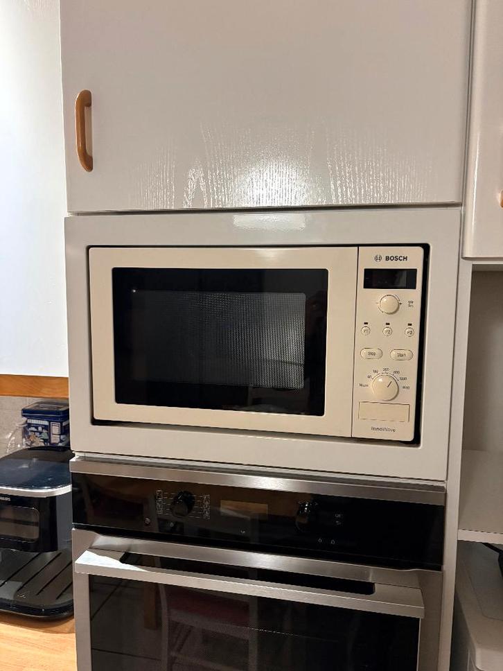 Four à micro-ondes encastrable Bosch, Electroménager, Micro-ondes, Comme neuf, Encastré, Moins de 45 cm, Plaque tournante, Enlèvement