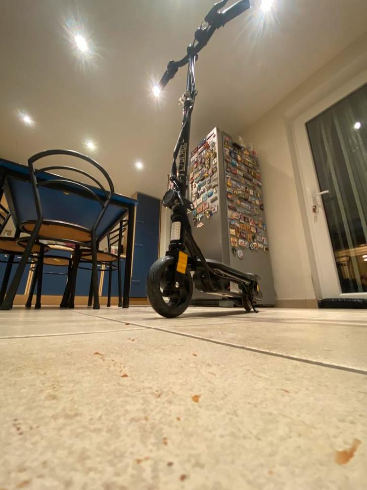 Elektrische scooter 12 jaar en ouder, Fietsen en Brommers, Steps, Gebruikt, Elektrische step (E-scooter), Ophalen
