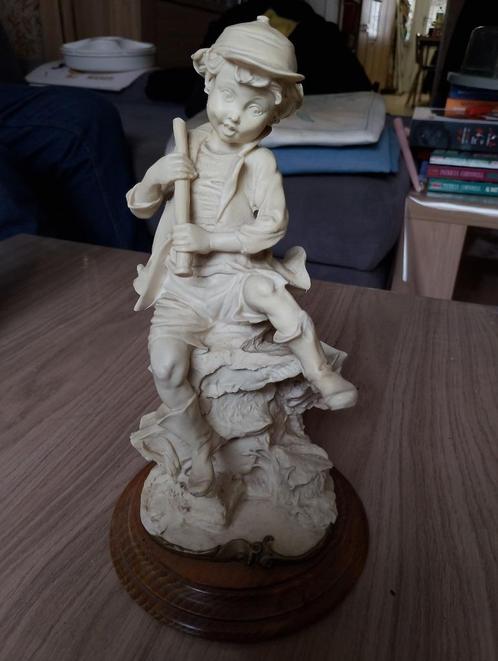jongen die blokfluit speelt, Verzamelen, Beelden en Beeldjes, Zo goed als nieuw, Fantasy, Ophalen of Verzenden