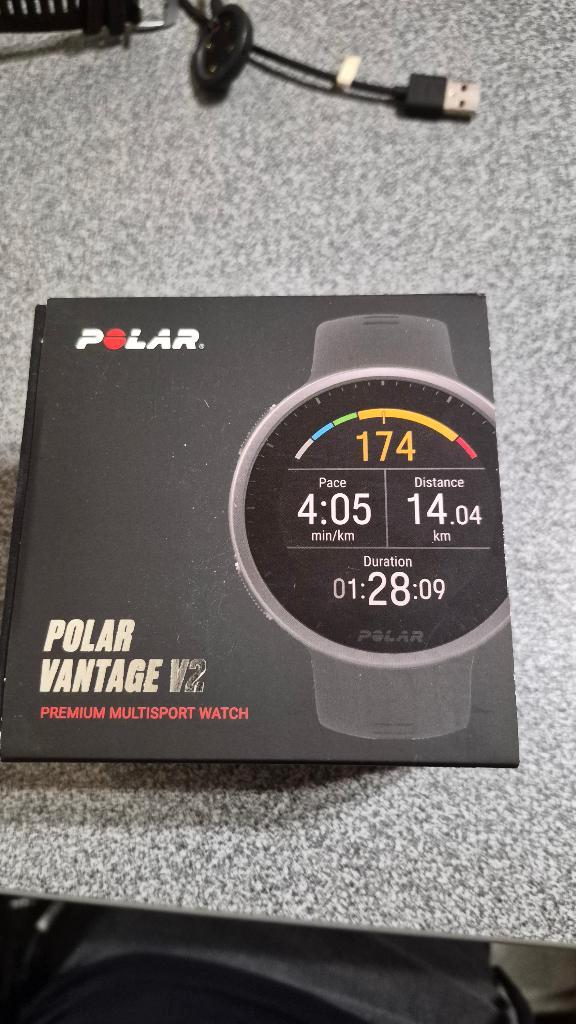 polar Vantage V2 perfect in orde, Handtassen en Accessoires, Sporthorloges, Zo goed als nieuw, Zwart, Afstand, Calorieverbanding