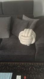 2 Coussins blancs 15€ la paire, Ophalen, Zo goed als nieuw