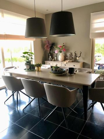 Eettafel 250x90 beschikbaar voor biedingen