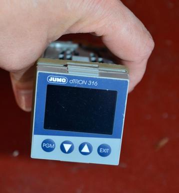 Jumo dTRON 316 - temperatuur- en procesregelaar beschikbaar voor biedingen