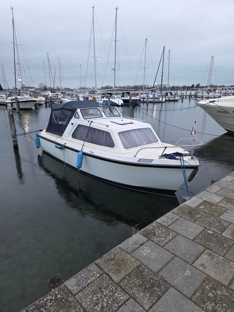 Onedin 650 (met ligplaats), Watersport en Boten, Motorboten en Motorjachten, Gebruikt, Polyester, 6 tot 9 meter, Benzine, Buitenboordmotor