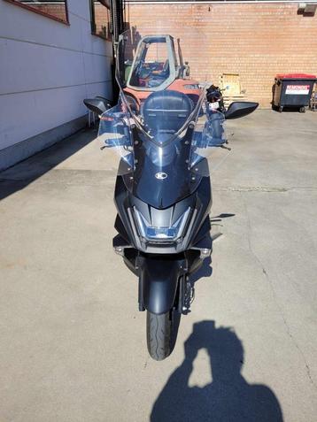 Kymco Skytown 125 ( slechts 150 km ) beschikbaar voor biedingen