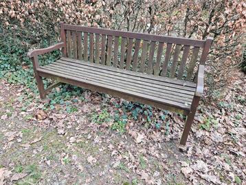Tuinbank  beschikbaar voor biedingen