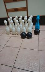 17 plastieken kegels en 3 ballen, Mortsel, Ophalen, Gebruikt