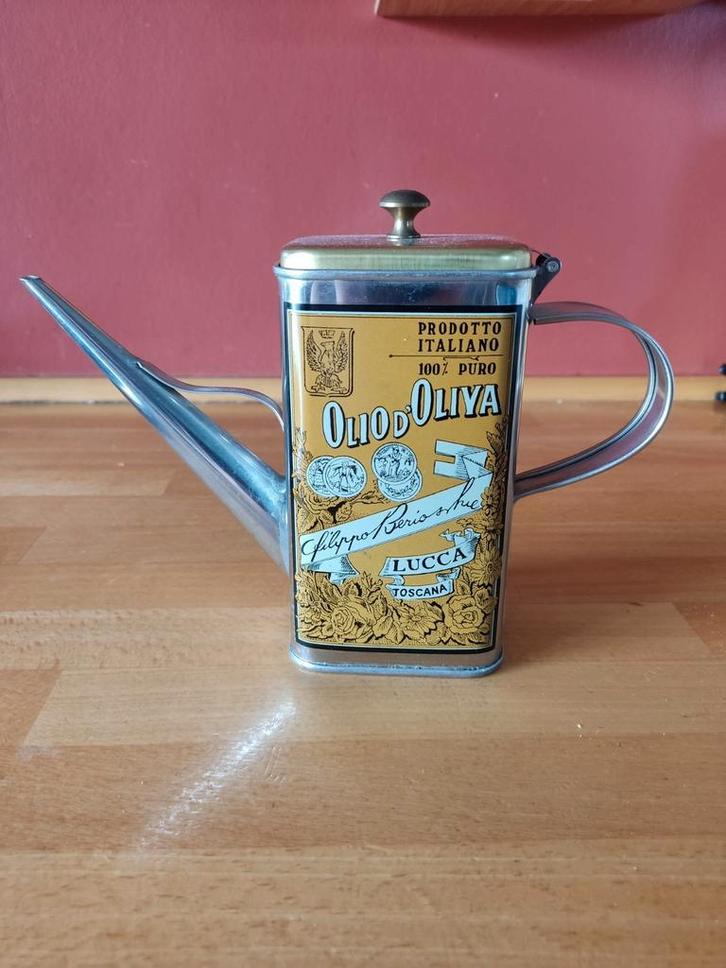 Charmant Toscaans olijfoliekannetje., Verzamelen, Blikken, Gebruikt, Ophalen of Verzenden