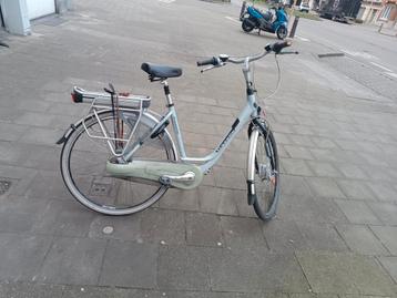 Gazelle damesfiets
Met 7 versnellingen
Banden 28 inch
Banden beschikbaar voor biedingen