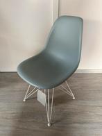 Eames plastic side chair DSR, Huis en Inrichting, Stoelen, Nieuw, Charles Eames, Grijs, Ophalen of Verzenden