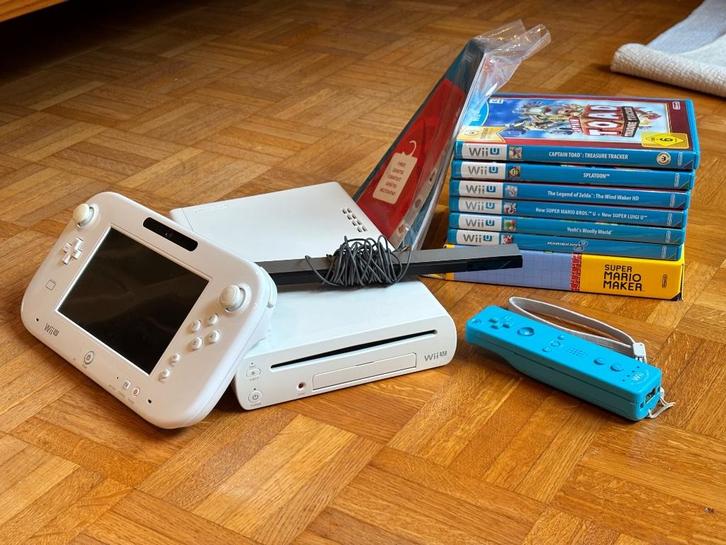Nintendo Wii U + 7-spellen + Motion bar + Wiimote, Games en Spelcomputers, Spelcomputers | Nintendo Wii, Zo goed als nieuw, Met 2 controllers