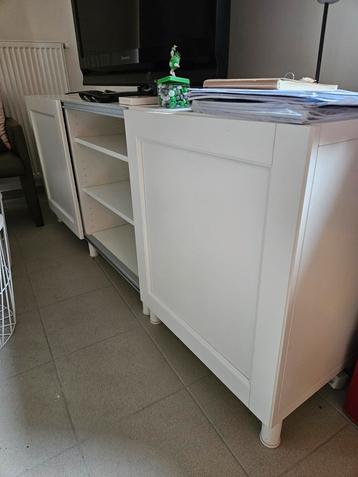 Tv kast beschikbaar voor biedingen