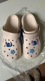 Nieuwe Crocs thema Stitch. Maat 37,5., Kleding | Dames, Crocs., Wit, Nieuw, Ophalen of Verzenden