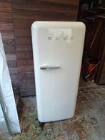 SMEG koelkast met vriesvak, Elektronische apparatuur, Koelkasten en IJskasten, Ophalen, Zo goed als nieuw, Met vriesvak