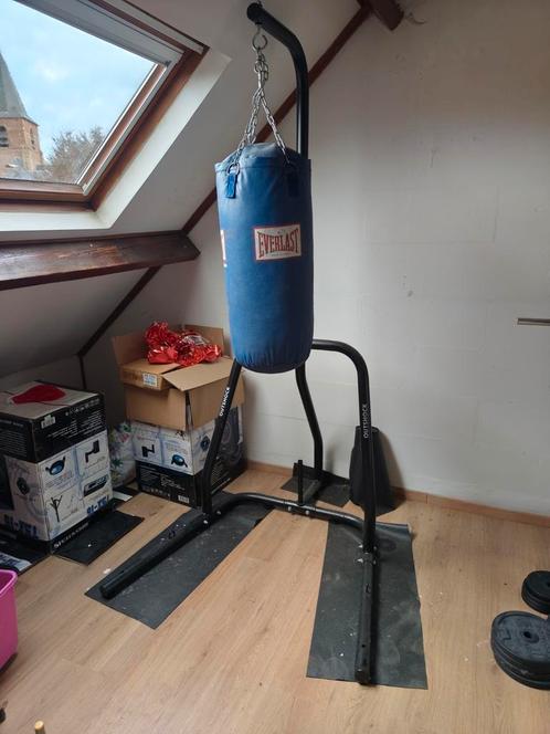 Staander met kickboxzak, Sport en Fitness, Boksen, Zo goed als nieuw, Bokszak, Ophalen