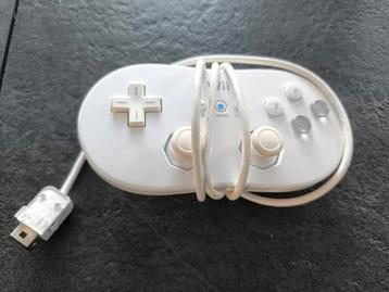 Wii-controller met kabel  beschikbaar voor biedingen