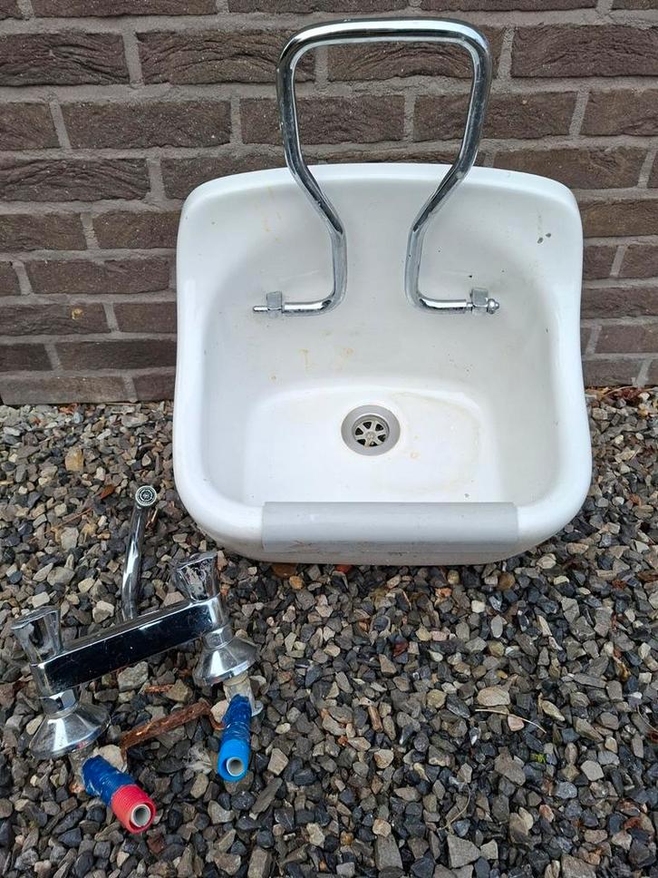 Lavabo/évier avec robinet, Bricolage & Construction, Sanitaire, Robinet, Chrome, Enlèvement