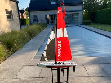 Rc zeilboot met zender beschikbaar voor biedingen