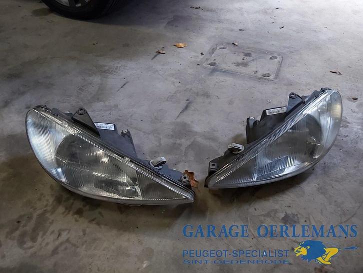koplamp links en rechts peugeot 206 oude type, Autos : Pièces & Accessoires, Éclairage, Peugeot, Utilisé, ARN reconnu, Enlèvement ou Envoi