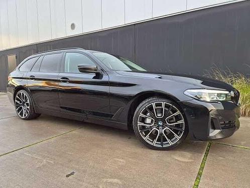 BMW 530 eA*AUT.*X-DRIVE*LEDER*CAMERA*FULL LED*, Auto's, BMW, 5 Reeks, 4x4, ABS, Airbags, Airconditioning, Alarm, Bluetooth, Boordcomputer