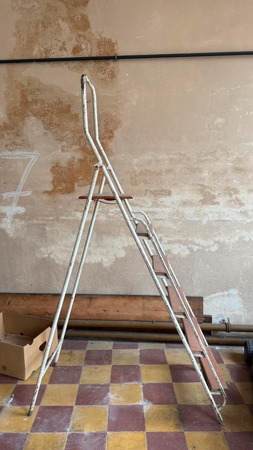 Vintage trapladder 6 treden - industriele deocratie - loft, Antiek en Kunst, Antiek | Overige Antiek, Ophalen