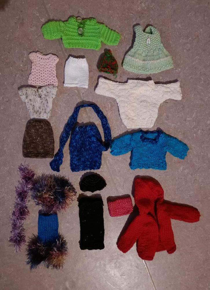 Gebreide kleren voor poppen als Barbie, Kinderen en Baby's, Speelgoed | Poppen, Zo goed als nieuw, Barbie, Ophalen of Verzenden
