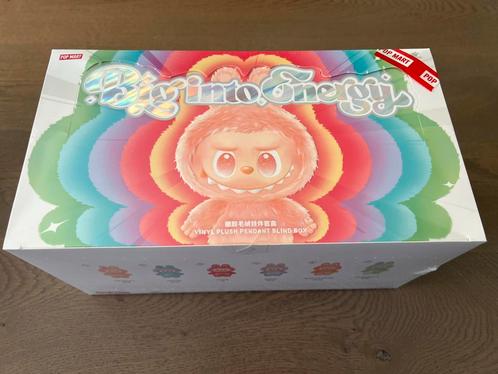 Labubu Big Into Energy *orgineel en nieuw in de doos*, Verzamelen, Poppetjes en Figuurtjes, Nieuw, Ophalen