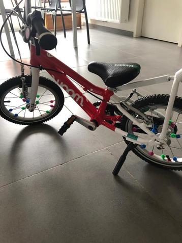 Woom Go 2 14″ kinderfiets rood + stang om te leren fietsen beschikbaar voor biedingen