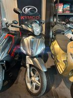 Piaggio Beverly 350, Fietsen en Brommers, Scooters | Piaggio, Ophalen, Overige modellen, Zo goed als nieuw, Benzine