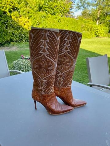 Bottes hautes, hauts talons, Escada, pointure 39 beschikbaar voor biedingen