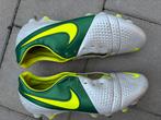 3 voetballen schoenen!!, Sport en Fitness, Voetbal, Ophalen, Zo goed als nieuw, Schoenen