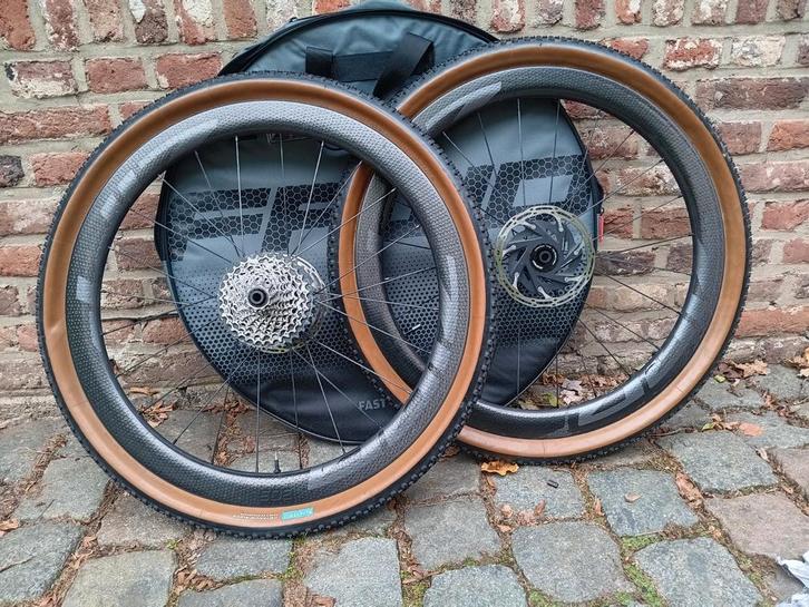 Zipp 303 Firecrest Gravel, Fietsen en Brommers, Fietsonderdelen, Zo goed als nieuw, Racefiets, Band, Ophalen