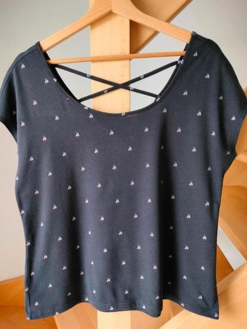 Zeer mooie T-shirt EDC Esprit Medium. Duur merk! Donker blau, Kleding | Dames, T-shirts, Zo goed als nieuw, Maat 38/40 (M), Blauw