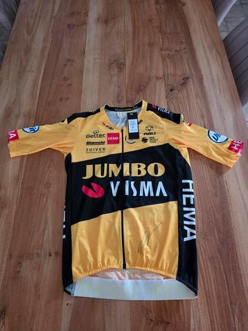 Wielertruitje gesigneerd (getekend)door Wout van Aert beschikbaar voor biedingen