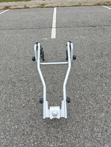 Thule HangOn
porte-vélos (pour 4 vélos) sur boule d’attelage beschikbaar voor biedingen