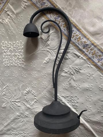 Onvolledige lamp van verouderd metaal H 40cm Leebakker beschikbaar voor biedingen