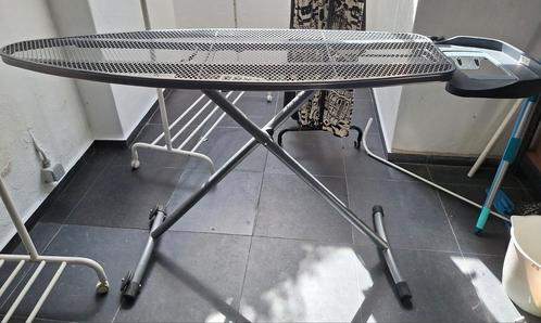Planche à repasser - Ironing board, Elektronische apparatuur, Strijkijzers en Strijkplanken, Zo goed als nieuw, Ophalen