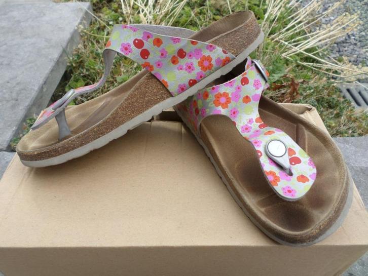 Sandales slaches argentées fruits fleurs fille Cypres taille, Enfants & Bébés, Vêtements enfant | Chaussures & Chaussettes, Utilisé