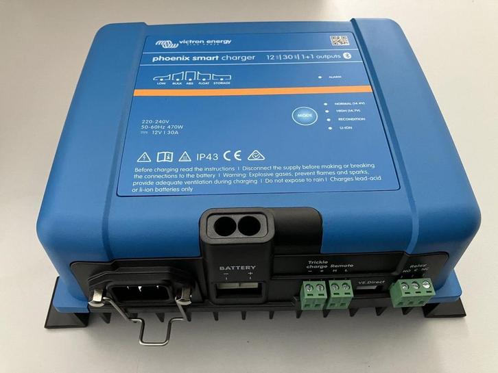 Victron Phoenix Smart lader 12Volt 30Ampere (1+1) IP43 120-2, Caravans en Kamperen, Mobilhome-accessoires, Nieuw, Ophalen