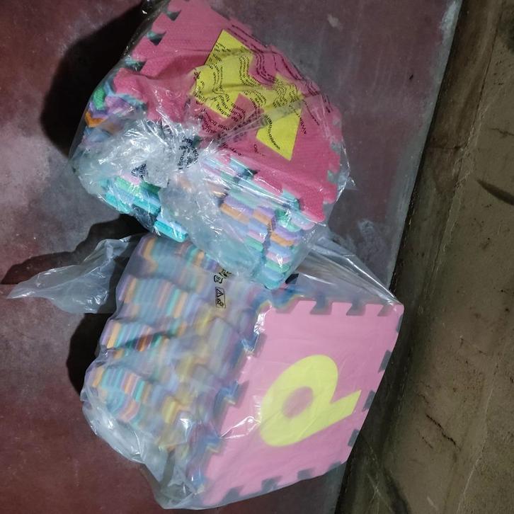 Tapis / Parc synthétique pour bébé – Avec alphabet, Enfants & Bébés, Jouets | Autre, Utilisé, Garçon ou Fille, Enlèvement