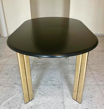 Moderne uitschuifbare eettafel beschikbaar voor biedingen