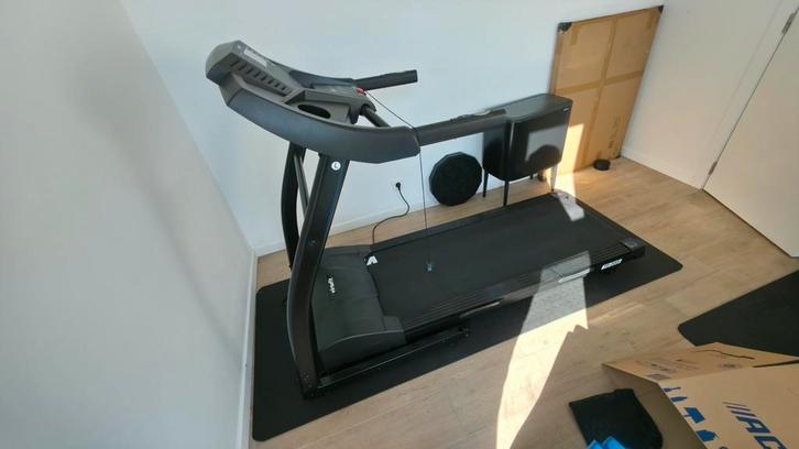 VirtuFit TR-200i loopband, Sport en Fitness, Loopsport en Atletiek, Zo goed als nieuw, Ophalen