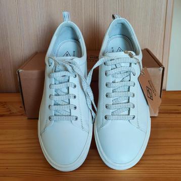 Superbes baskets blanches PLDM by Palladium neuves beschikbaar voor biedingen