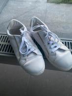 Witte pantoffel, Kleding | Dames, Schoenen, Ophalen, Zo goed als nieuw, Beige