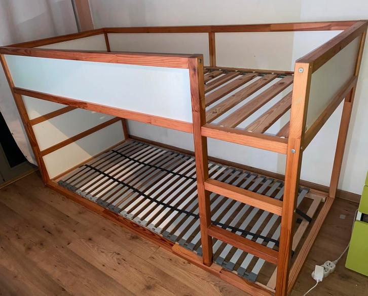 IKEA stapelbed hout / lit superposé bois IKEA, Kinderen en Baby's, Kinderkamer | Stapelbedden en Hoogslapers, Gebruikt, Stapelbed