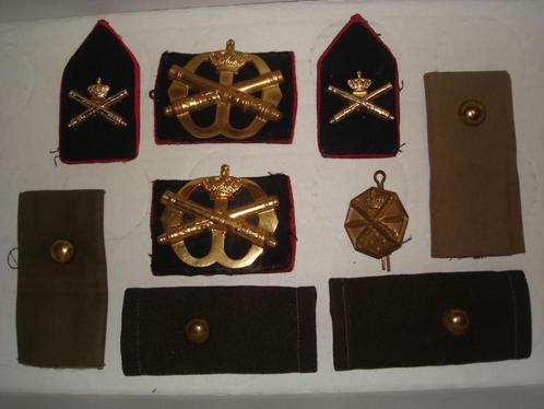 Baretembleem en kraagspiegels, Verzamelen, Militaria | Algemeen, Landmacht, Embleem of Badge, Ophalen