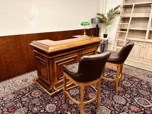 Klassiek Engelse Chesterfield Bar Barretje met Barkrukken, Antiquités & Art, Antiquités | Bureau & Affaires, Enlèvement ou Envoi