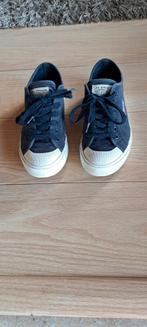 Sneakers LEVI'S M38 pour garçon en bon état, Enfants & Bébés, Vêtements enfant | Chaussures & Chaussettes, Comme neuf, Garçon